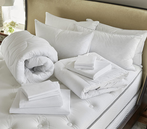 http://www.curatedbyjw.com/images/products/v2/lrg/curatedbyjw-Classic-Bed-Bedding-Set-JW-101-01_lrg.jpg
