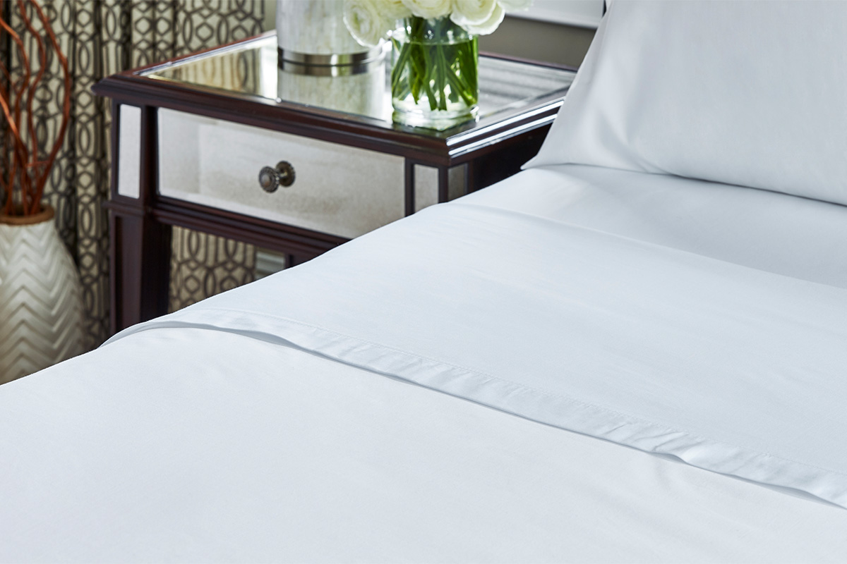 Courtyard by Marriott Bed & Bedding Set  Shop Hotel Quality Linens, Pillows,  Duvets and More